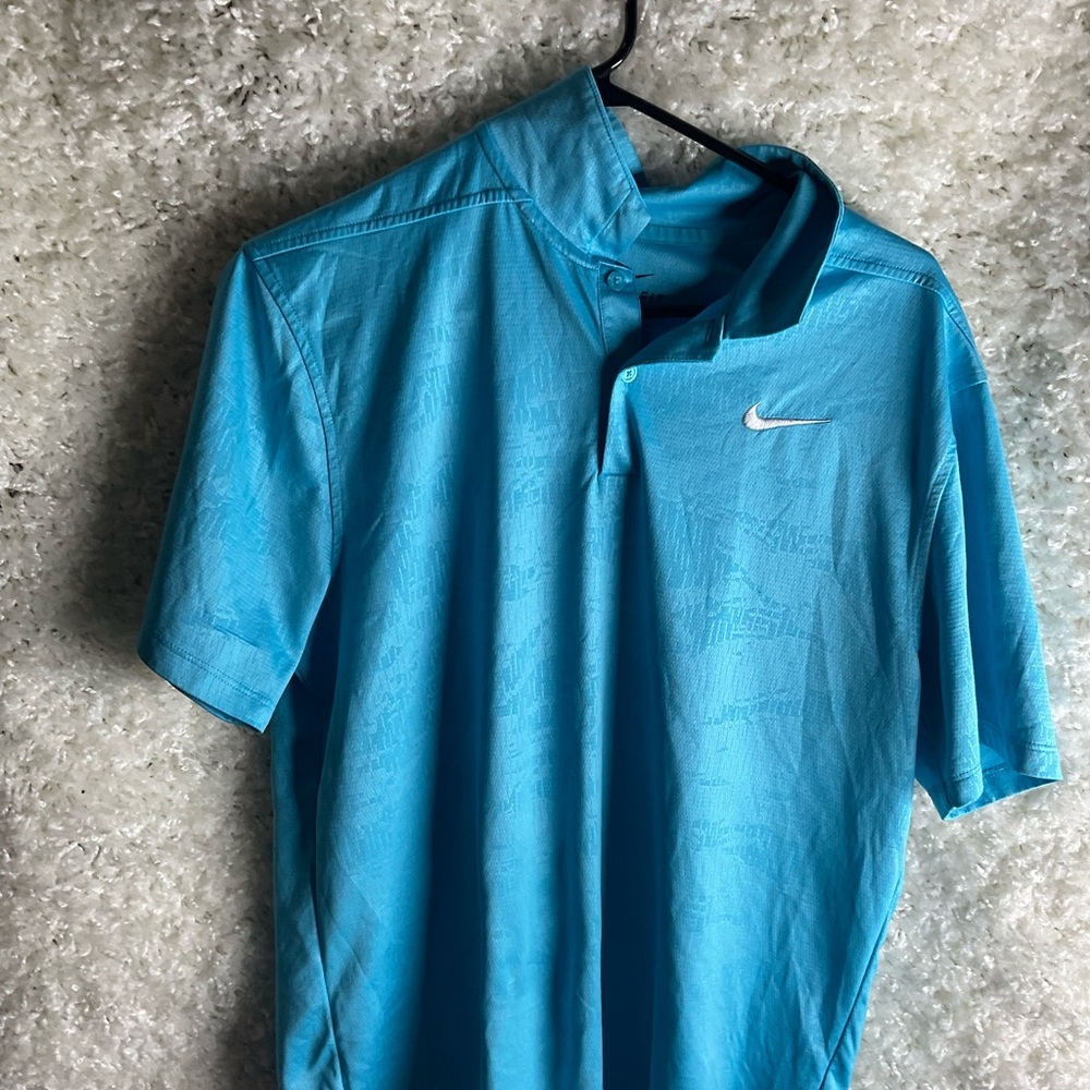 Nike polo blue only worn one.